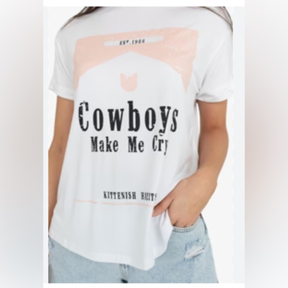 Kittenish Cowboys make me cry tshirt size Small🌸🤠